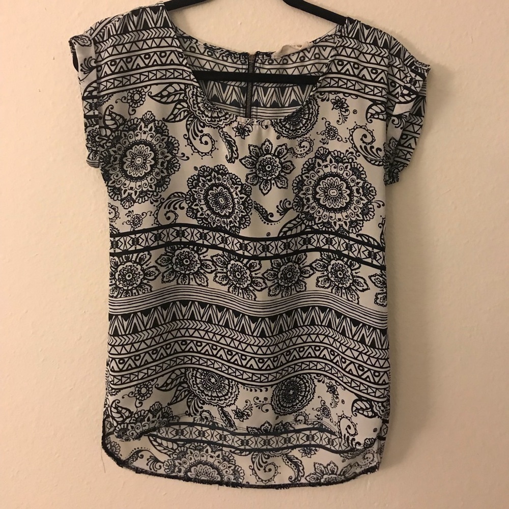 *** Navy Blue and White Floral Blouse